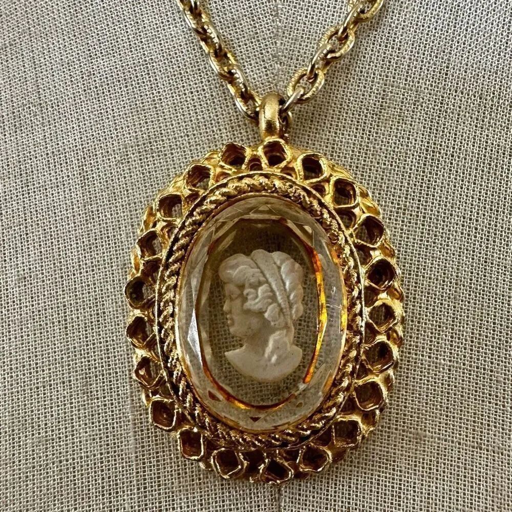 Vintage gold tone cameo necklace